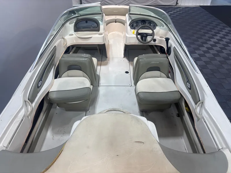 Slide: The Image of Sea Ray 200 Sport 2004 - 5