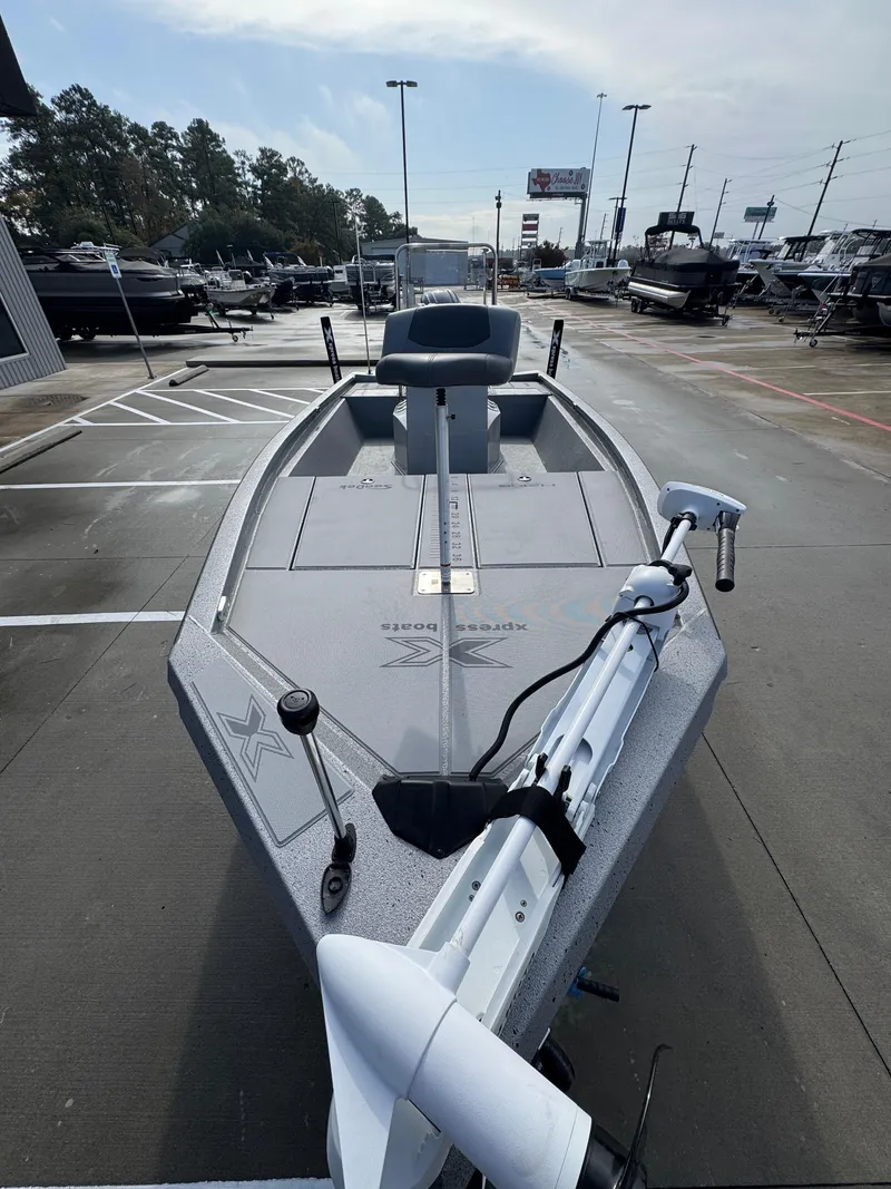 Slide: The Image of Xpress H210 BAY 2025 - 8