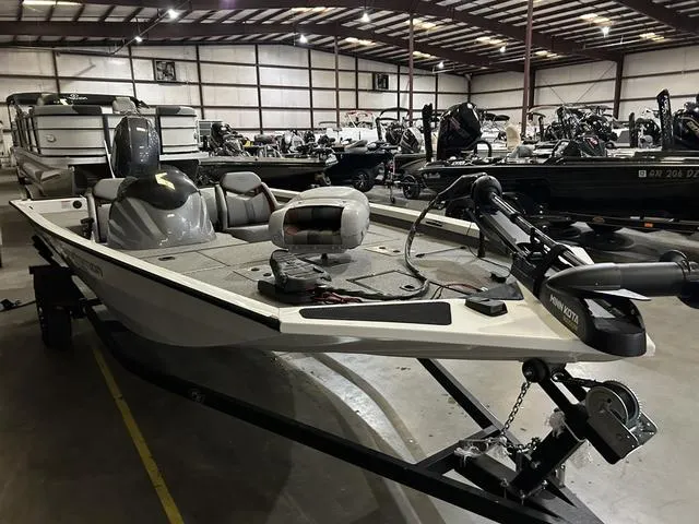 Slide: The Image of G3 Sportsman 1710 PFX W/ Yamaha 90 2024 - 4