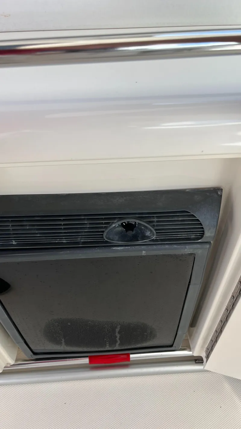 Slide: The Image of Control panel on 2008 Sea Ray 380 Sundancer boat. - 18