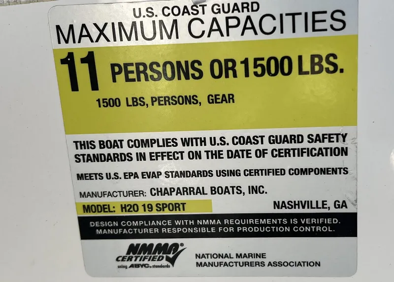Slide: The Image of Capacity label for 2017 Chaparral 19 H2O Sport, max 11 persons or 1500 lbs. - 30