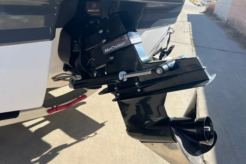Slide: The Image of 2017 Chaparral 19 H2O Sport boat with MerCruiser Alpha One outdrive. - 32
