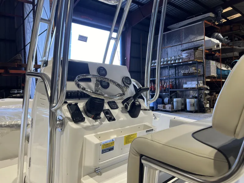 Slide: The Image of Key West Family Sportsman 189FS 2025 - 9