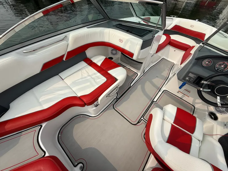 Slide: The Image of Cobalt 200S 2020 - 342