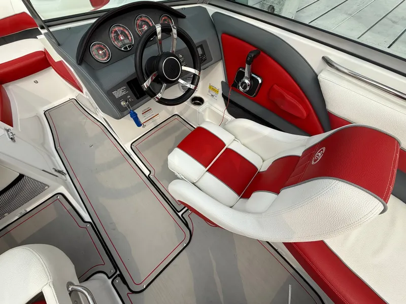 Slide: The Image of Cobalt 200S 2020 - 304