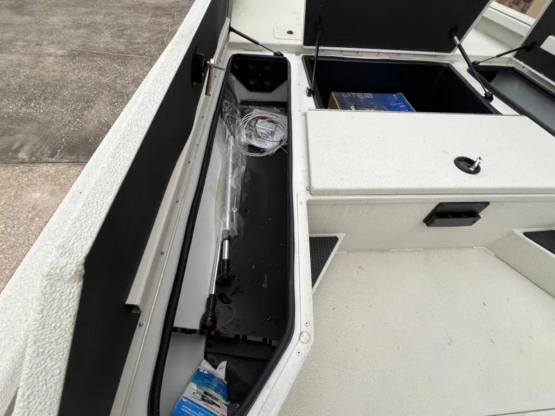 Slide: The Image of Ranger RB210 2024 - 15