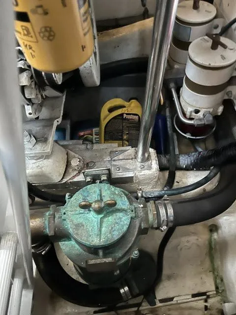 Slide: The Image of Grand Banks 38 Eastbay EX 1999 - 59