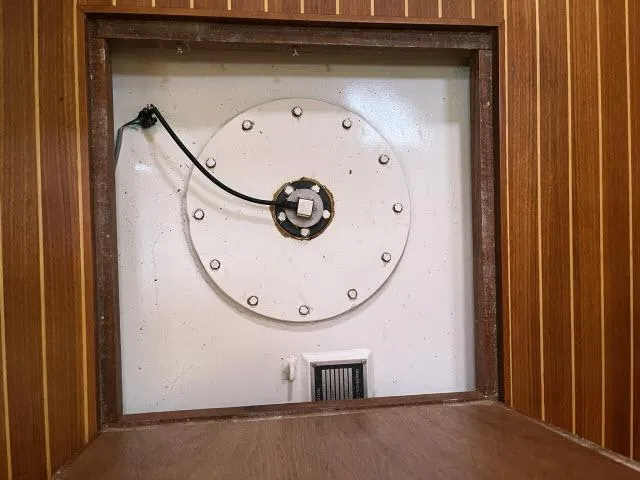 Slide: The Image of Grand Banks 38 Eastbay EX 1999 - 69