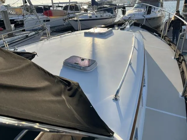 Slide: The Image of Grand Banks Eastbay 38 1999 - 52