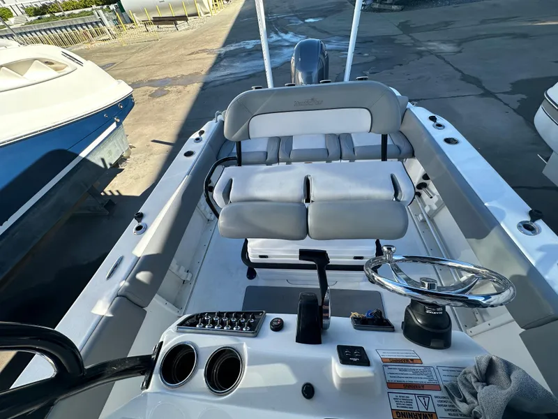 Slide: The Image of NauticStar Legacy 2302 2022 - 60