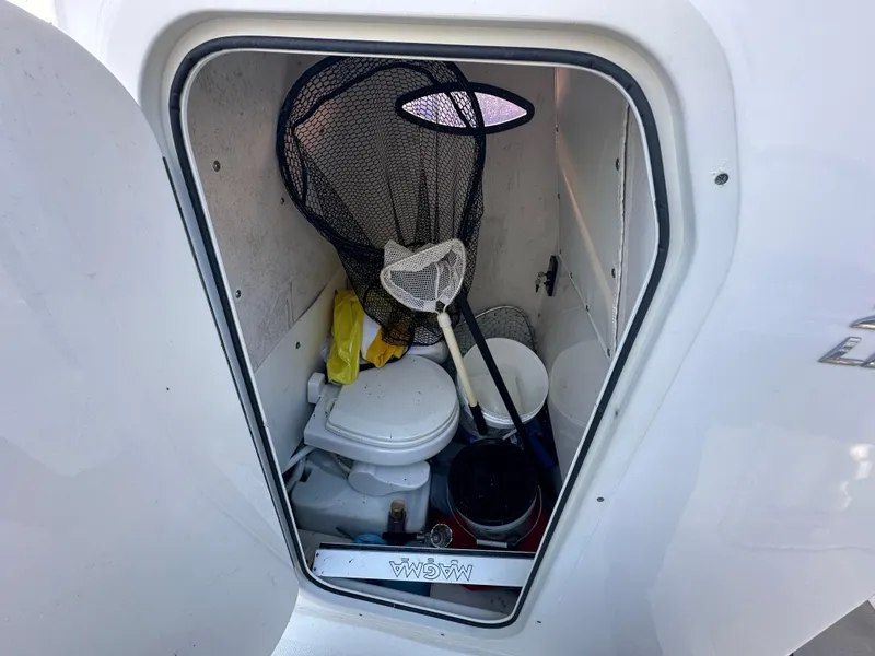 Slide: The Image of NauticStar Legacy 2302 2022 - 62