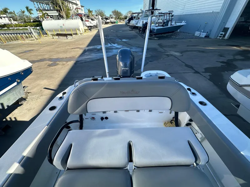 Slide: The Image of NauticStar Legacy 2302 2022 - 64