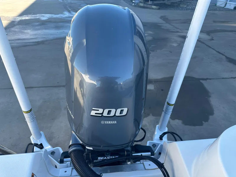 Slide: The Image of NauticStar Legacy 2302 2022 - 76