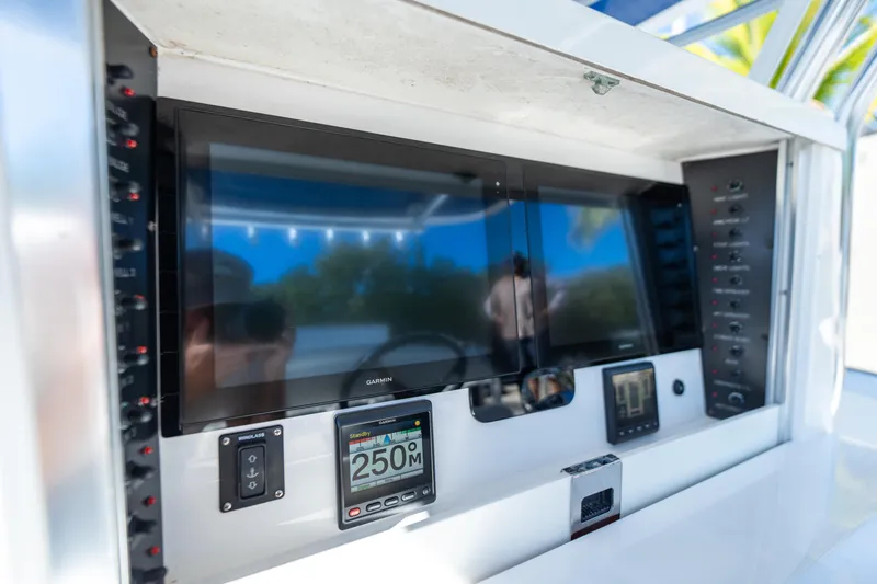 Slide: The Image of Bahama 34 2015 - 60