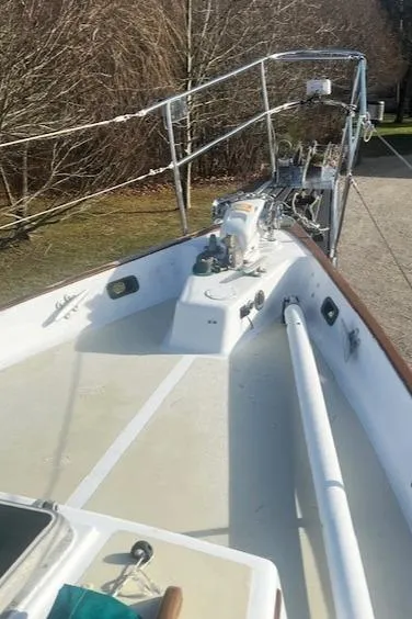 Slide: The Image of 1980 Kaiser Gale Force 34 sailboat deck with rigging and winch. - 11