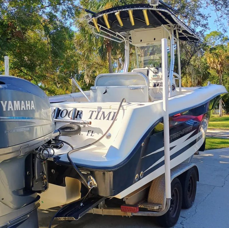 Slide: The Image of 2007 Hydra-Sports 2500CC Vector boat with Yamaha engine on trailer. - 21