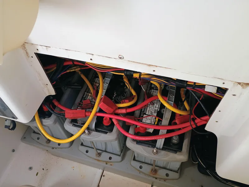 Slide: The Image of 2007 Hydra-Sports 2500CC Vector boat battery compartment with wiring. - 23