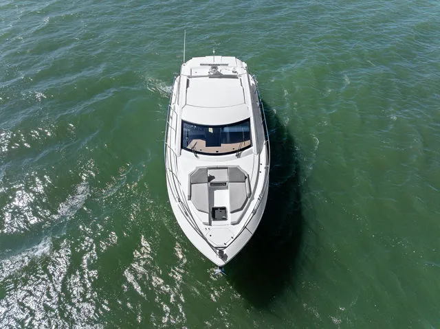Slide: The Image of Cruisers Yachts 3672 2000 - 57
