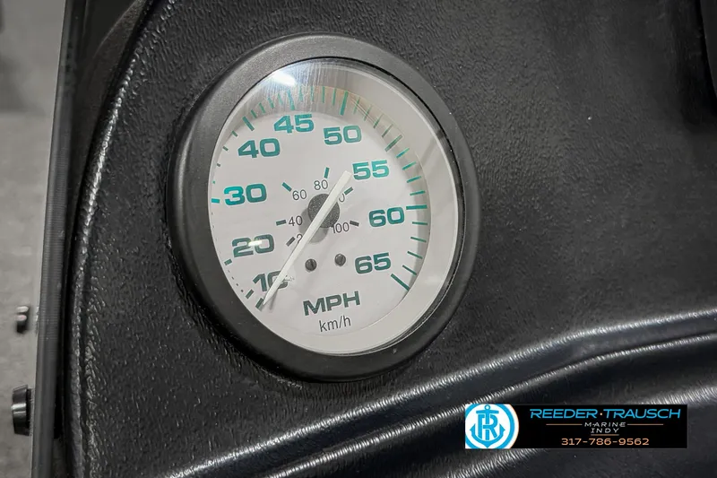 Slide: The Image of Speedometer of 2021 Lowe Skorpion 17 boat, displaying speed in MPH and km/h. - 26