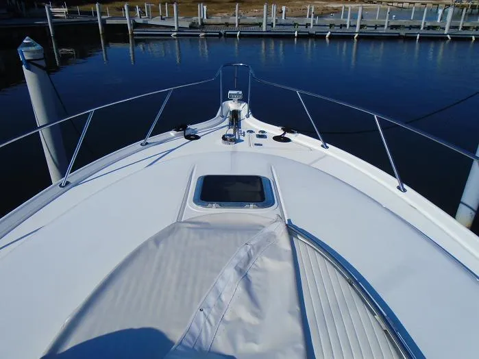 Slide: The Image of Tiara 4400 Sovran 2004 - 4