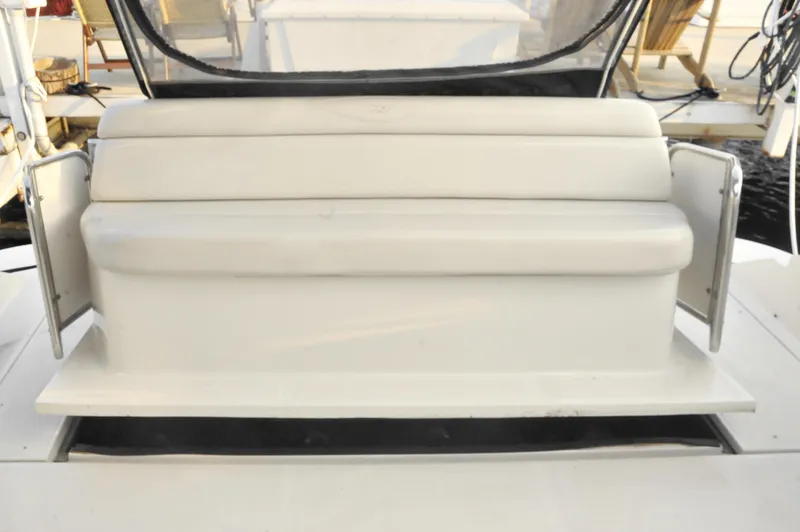 Slide: The Image of White seating area on 2001 Regal Commodore 4160 boat. - 28