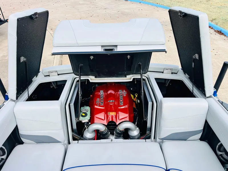 Slide: The Image of Malibu Wakesetter 24 MXZ 2020 - 50