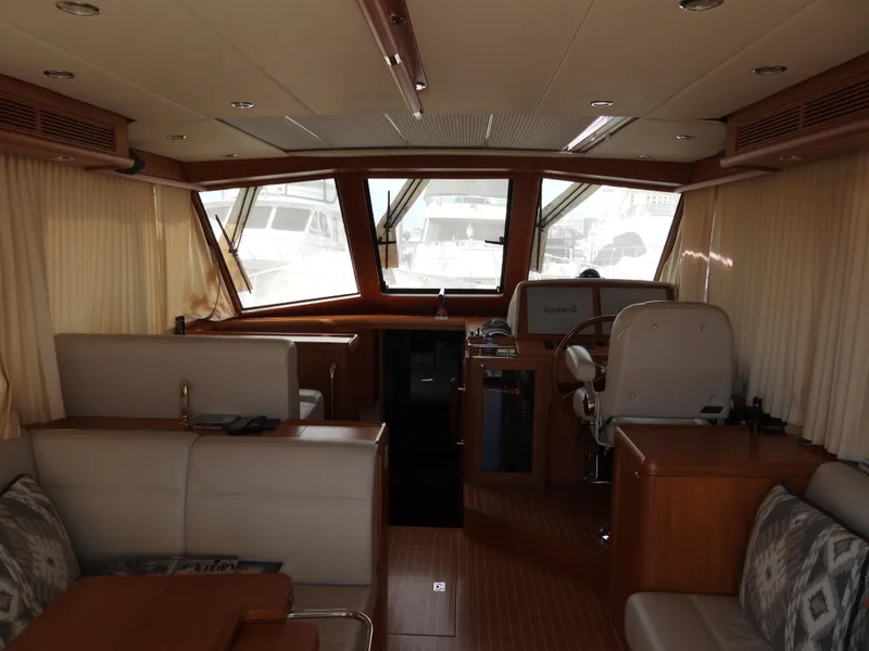 Slide: The Image of Grand Banks 46 Eastbay SX 2015 - 17