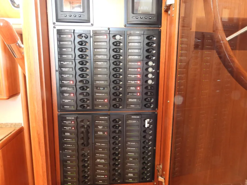 Slide: The Image of Grand Banks 46 Eastbay SX 2015 - 22
