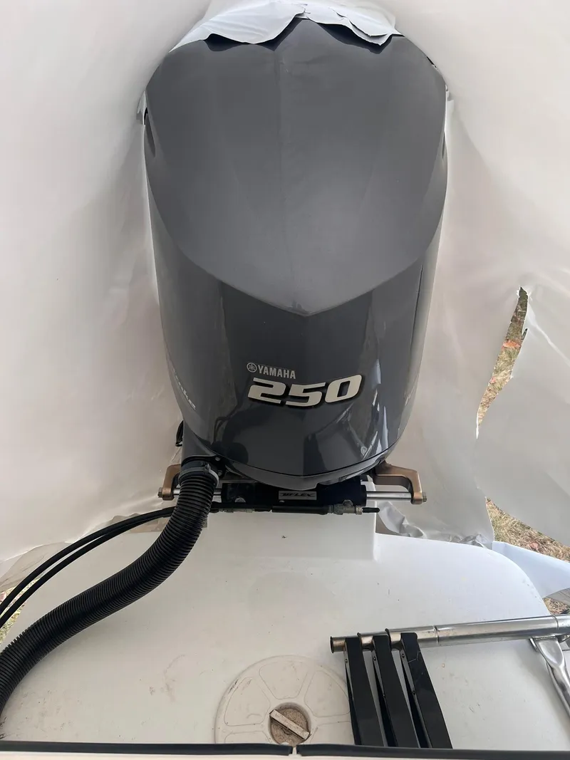 Slide: The Image of Yamaha 250 outboard motor on 2016 Steiger Craft 23 Miami boat. - 14