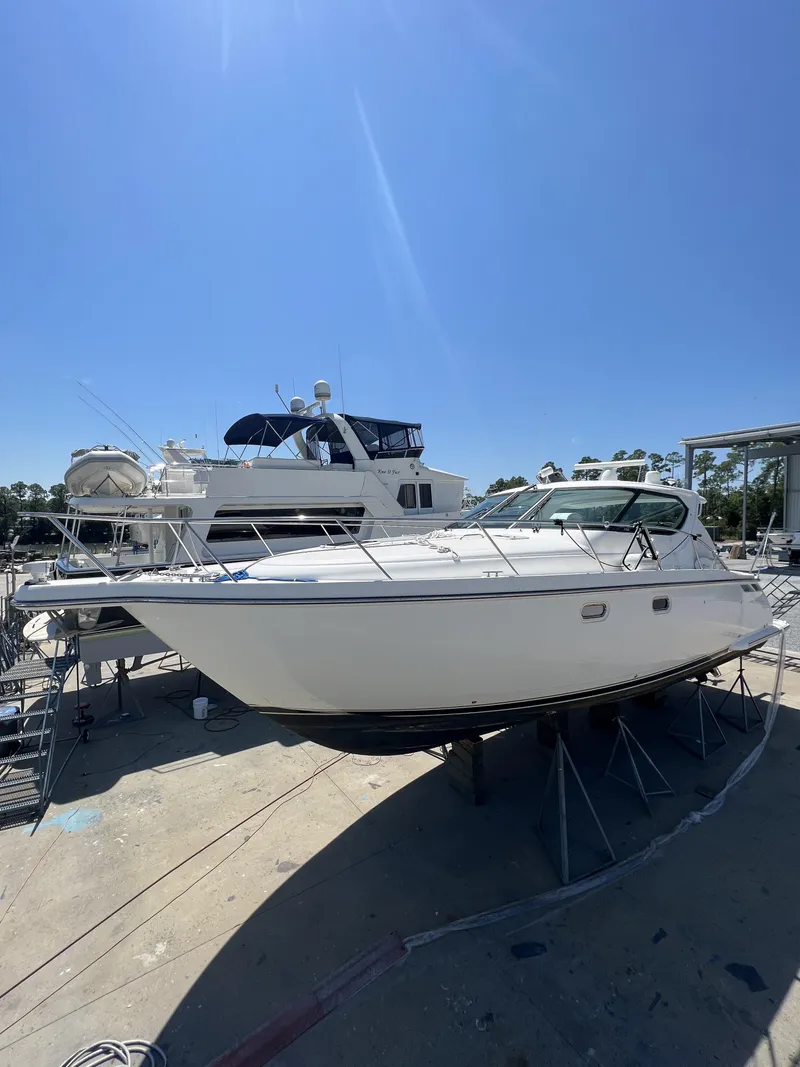 Slide: The Image of Tiara 4300 Sovran 2007 - 52