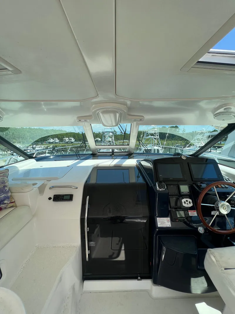 Slide: The Image of Tiara 4300 Sovran 2007 - 58