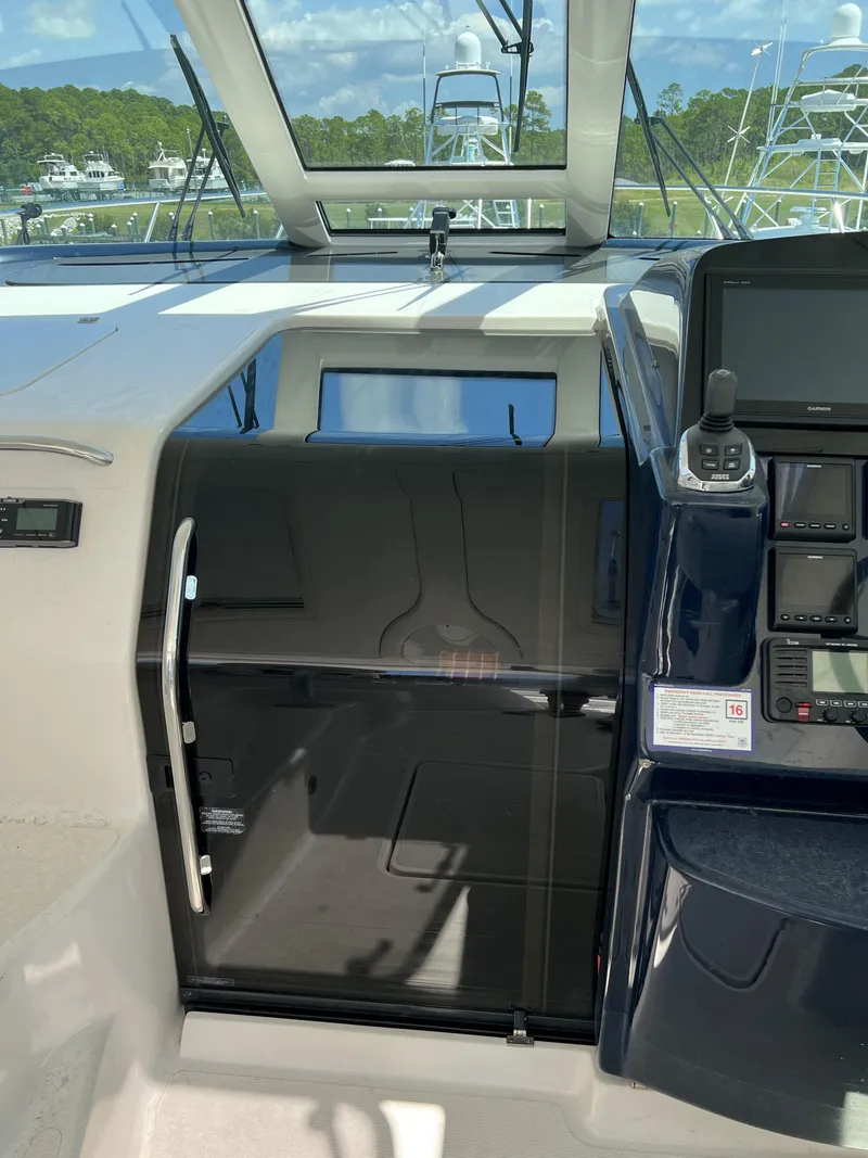 Slide: The Image of Tiara 4300 Sovran 2007 - 74