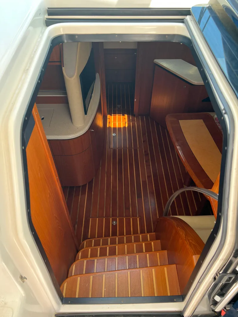 Slide: The Image of Tiara 4300 Sovran 2007 - 75