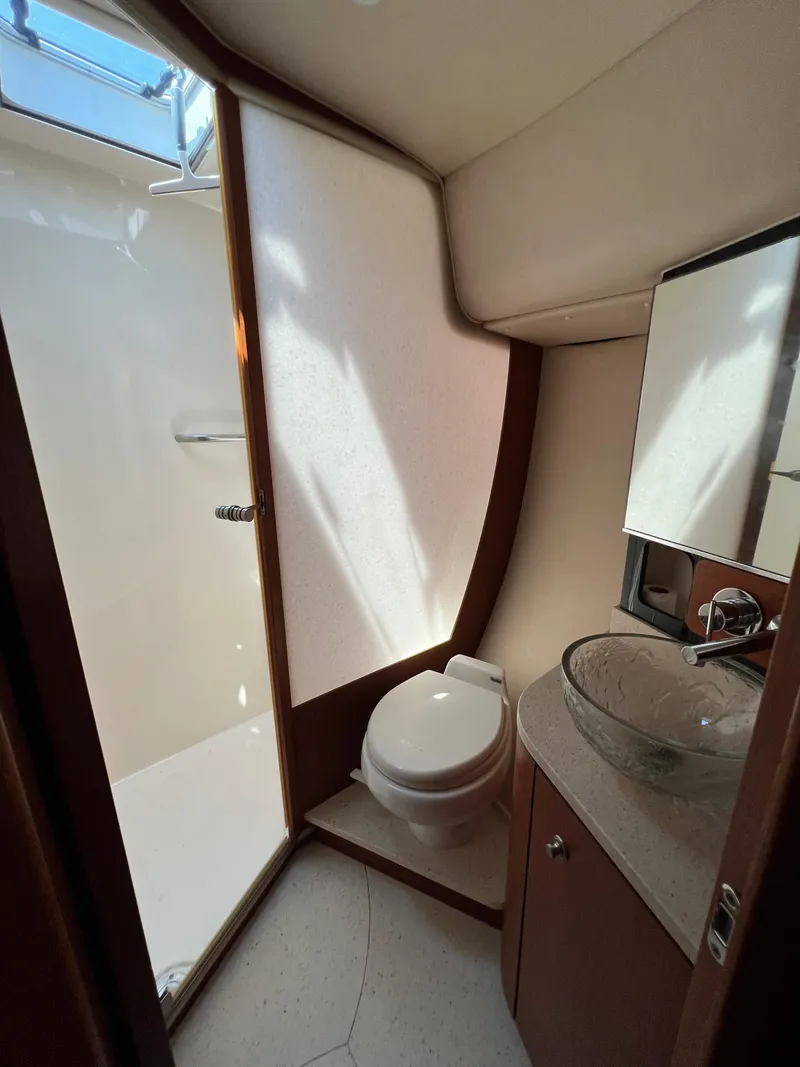 Slide: The Image of Tiara 4300 Sovran 2007 - 86