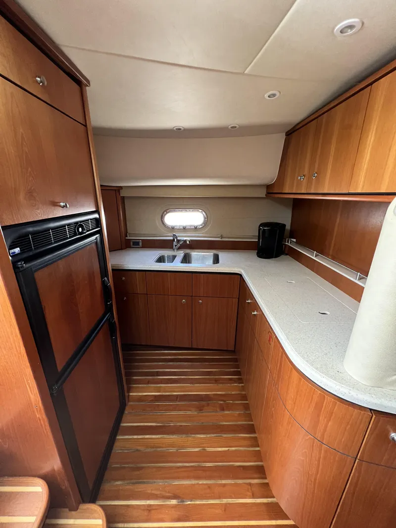 Slide: The Image of Tiara 4300 Sovran 2007 - 92