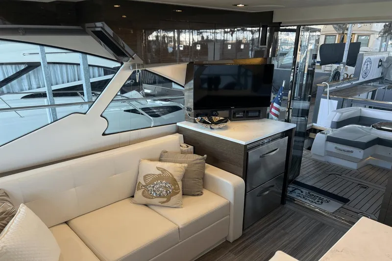 Slide: The Image of Cruisers 50 Cantius 2020 - 39