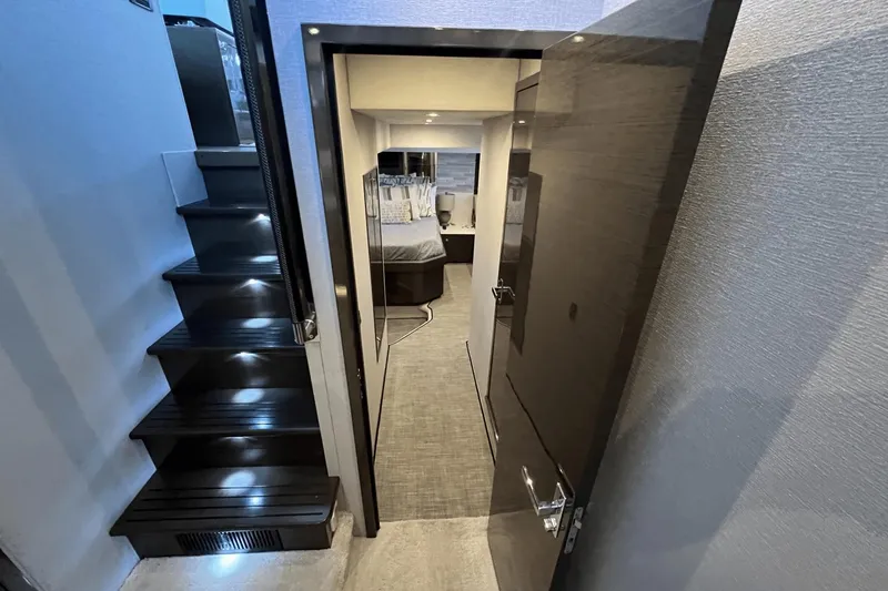 Slide: The Image of Cruisers 50 Cantius 2020 - 57