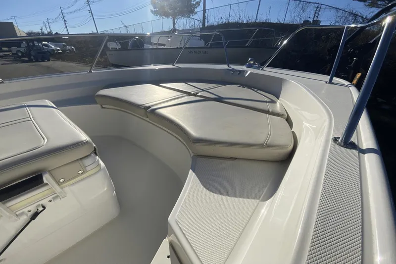 Slide: The Image of Boston Whaler 170 Montauk 2021 - 3