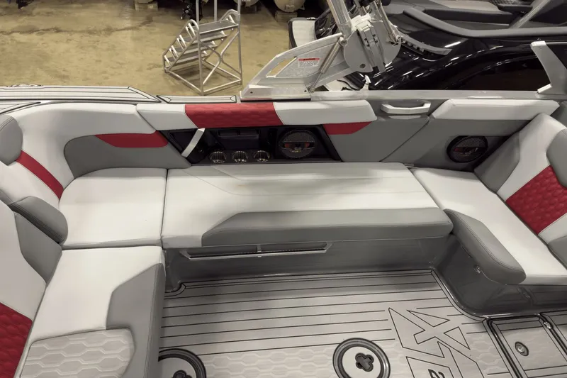 Slide: The Image of MasterCraft XT22 2025 - 16