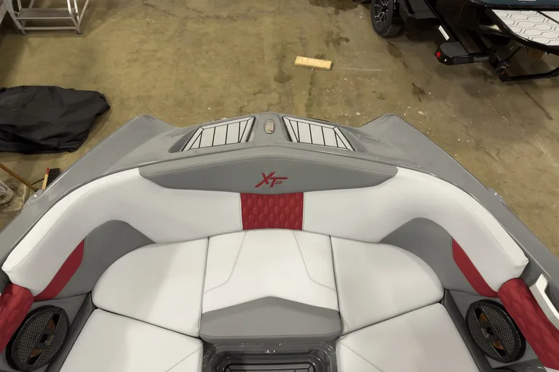 Slide: The Image of MasterCraft XT22 2025 - 37