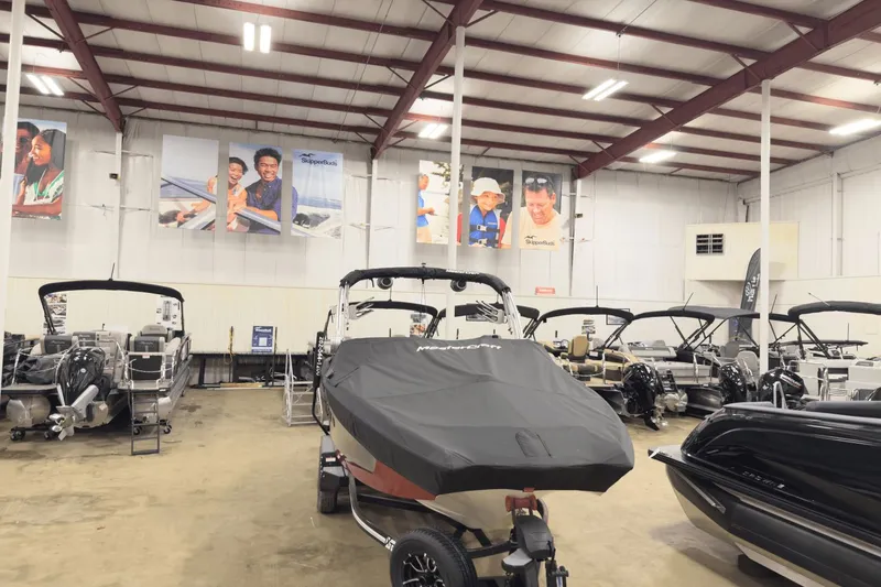 Slide: The Image of MasterCraft XT22 2025 - 45