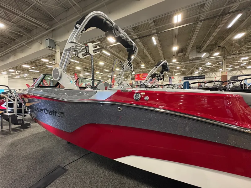 Slide: The Image of MasterCraft XT22 2025 - 54