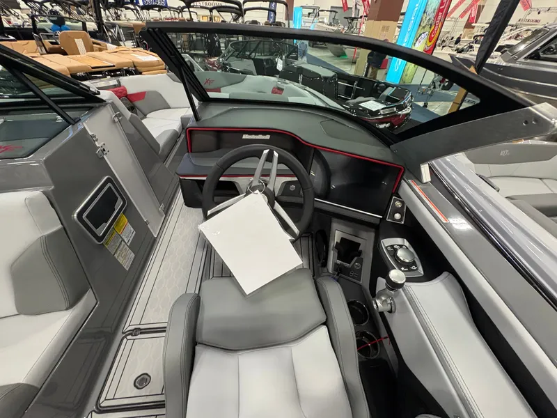 Slide: The Image of MasterCraft XT22 2025 - 63