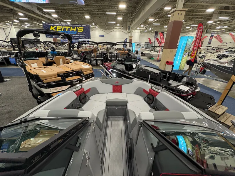 Slide: The Image of MasterCraft XT22 2025 - 65