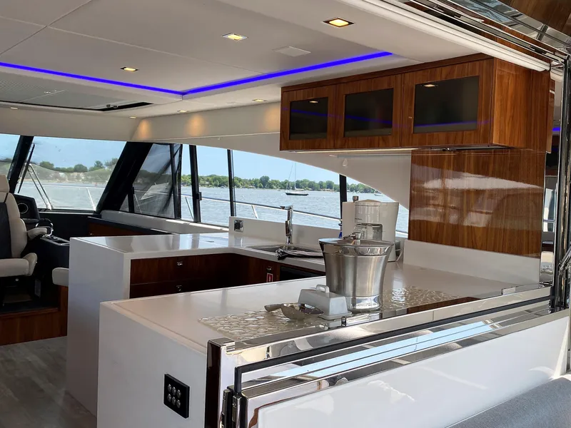 Slide: The Image of Galley Hopper Window - 15