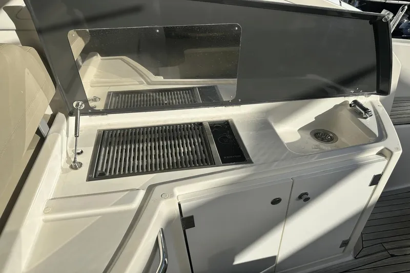 Slide: The Image of Azimut Atlantis 34 2014 - 16
