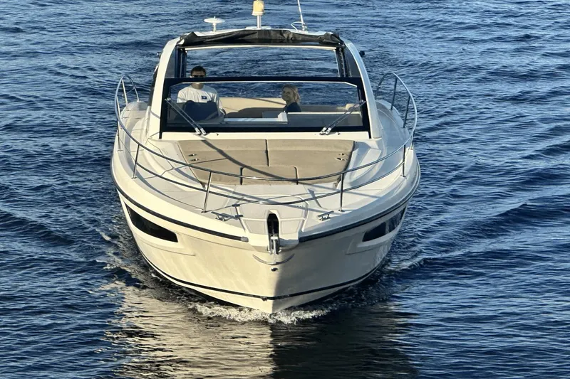 Slide: The Image of Azimut Atlantis 34 2014 - 2