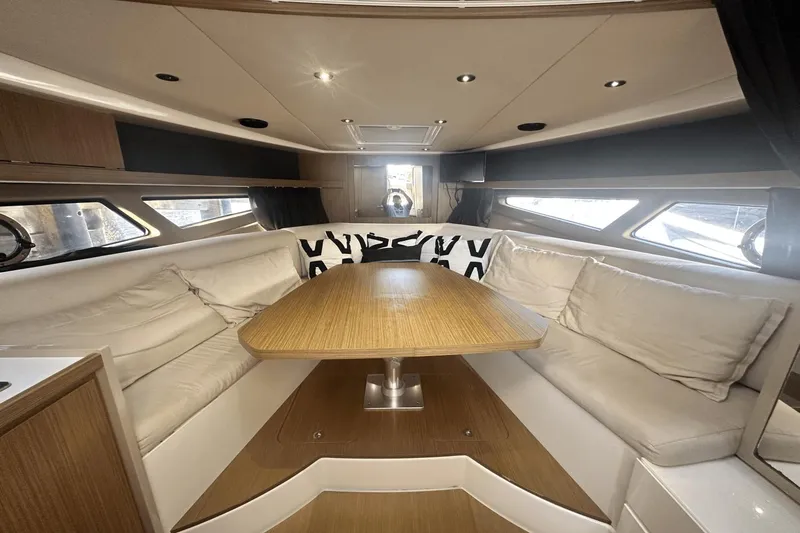 Slide: The Image of Azimut Atlantis 34 2014 - 3