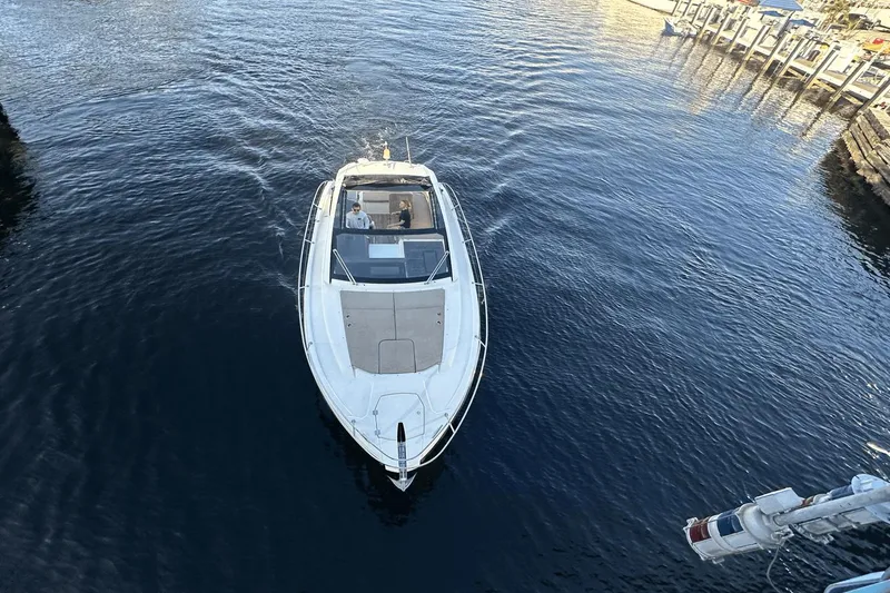 Slide: The Image of Azimut Atlantis 34 2014 - 31