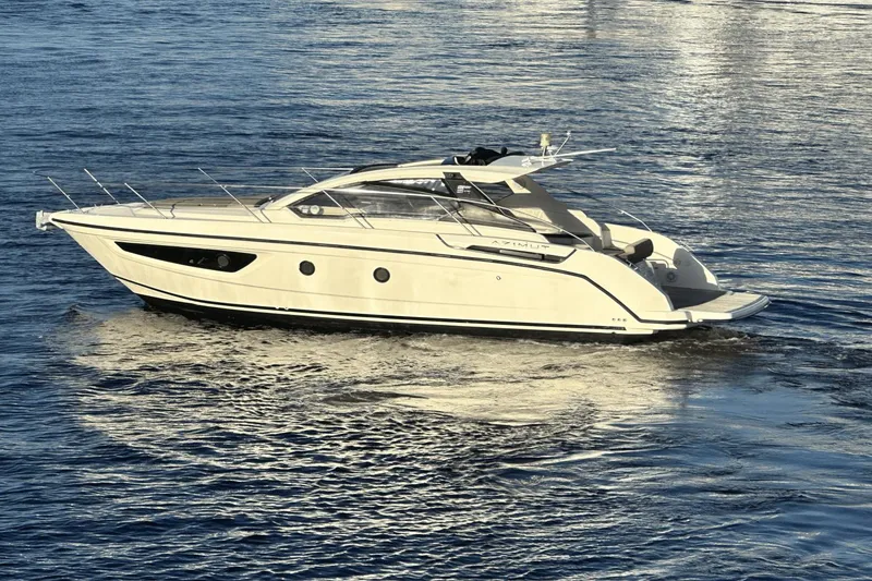 Slide: The Image of Azimut Atlantis 34 2014 - 32